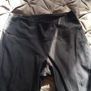 Black cropped Nike dri-fit
